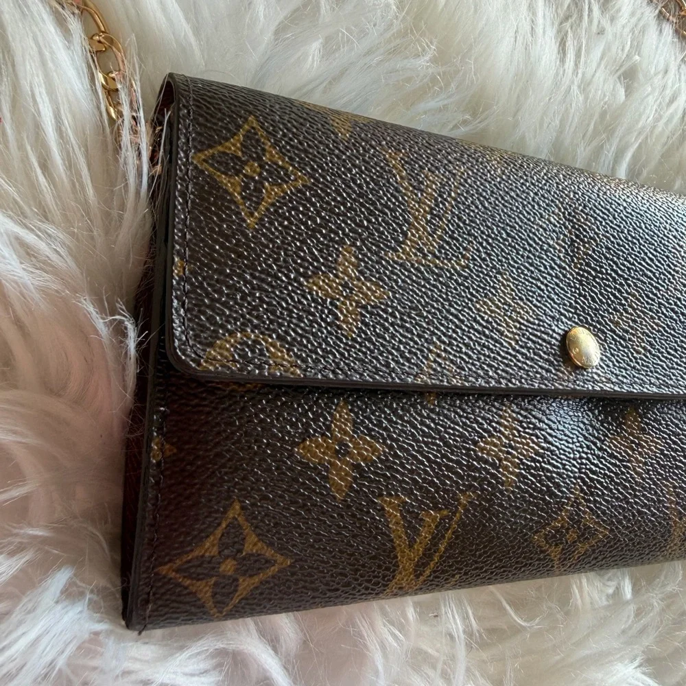 Authentic Louis Vuitton Brown Monogram‎ Wallet